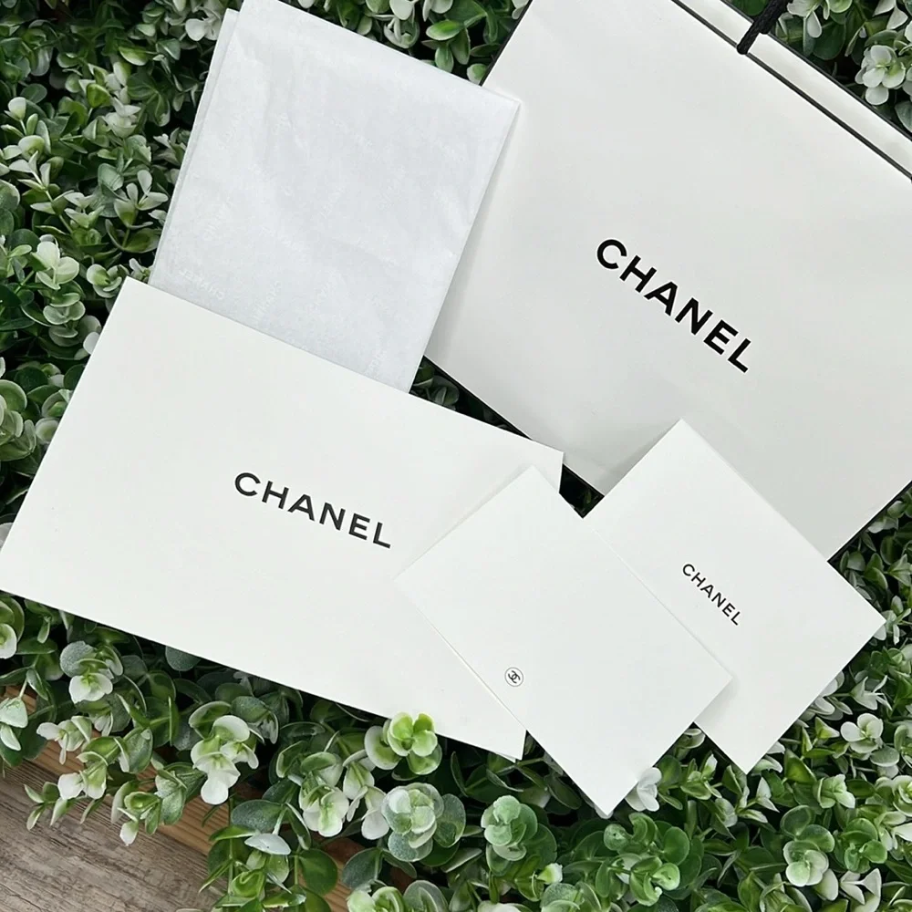CHANEL Authentic White Shopping Bag Gift Set